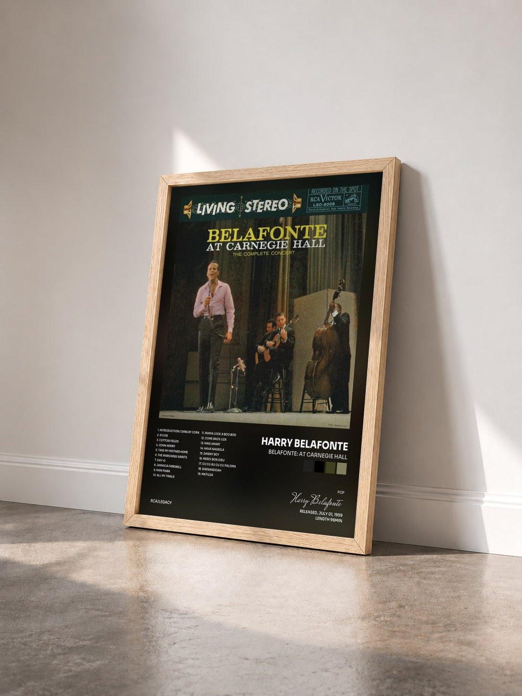 #bois Tableau de l'album Belafonte: At Carnegie Hall de Harry Belafonte vu de trois quarts, cadre en bois brut