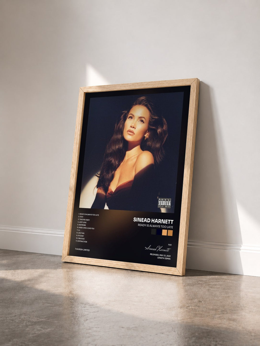 #bois Tableau de l'album Ready is Always Too Late de Sinead Harnett vu de trois quarts, cadre en bois brut