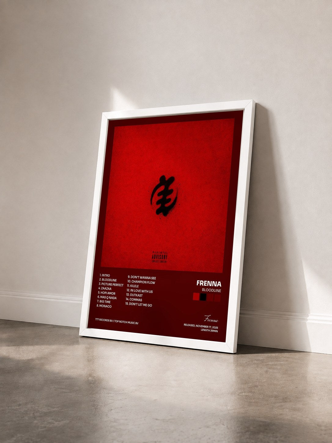 #blanc Tableau de l'album bLoOdLine de Frenna vu de trois quarts, cadre blanc