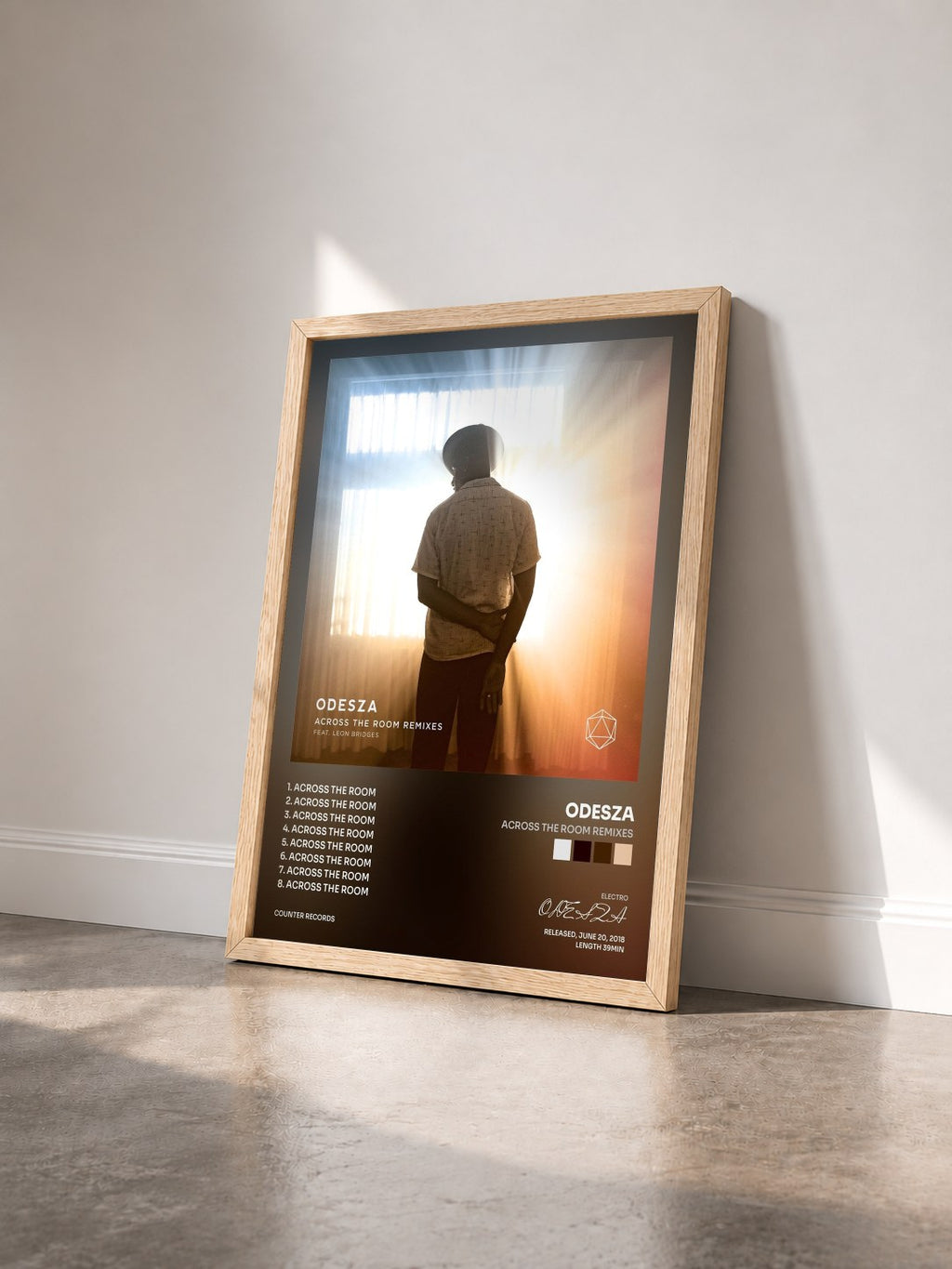 #bois Tableau de l'album Across The Room Remixes de ODESZA vu de trois quarts, cadre en bois brut