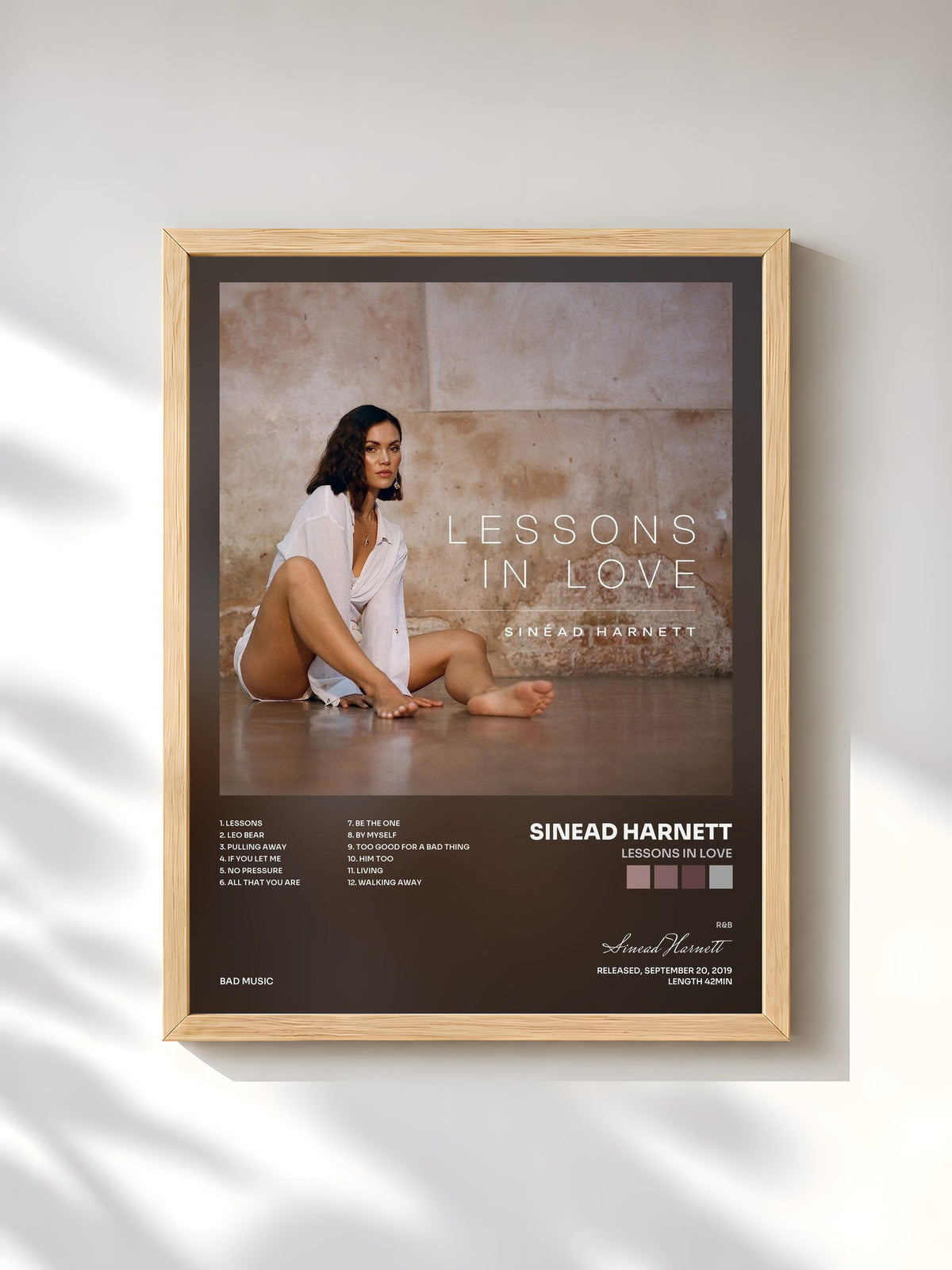 #bois Tableau de l'album Lessons in Love de Sinead Harnett, cadre en bois brut, imprimé et encadré en France