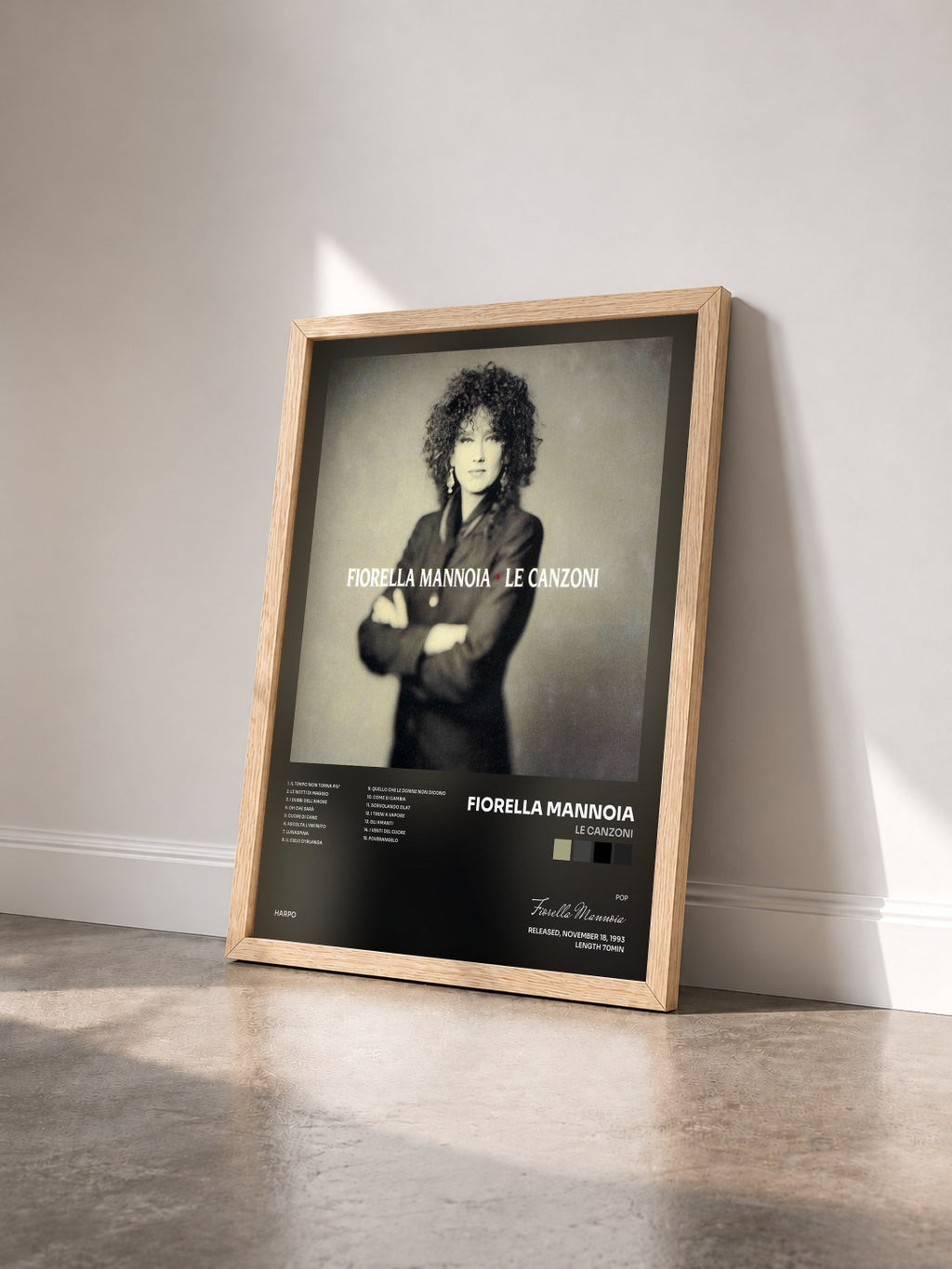 #bois Tableau de l'album Le Canzoni de Fiorella Mannoia vu de trois quarts, cadre en bois brut