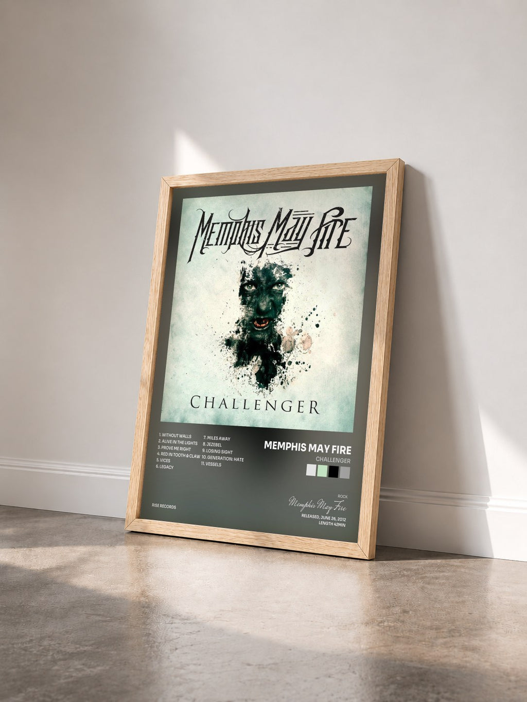 #bois Tableau de l'album Challenger de Memphis May Fire vu de trois quarts, cadre en bois brut