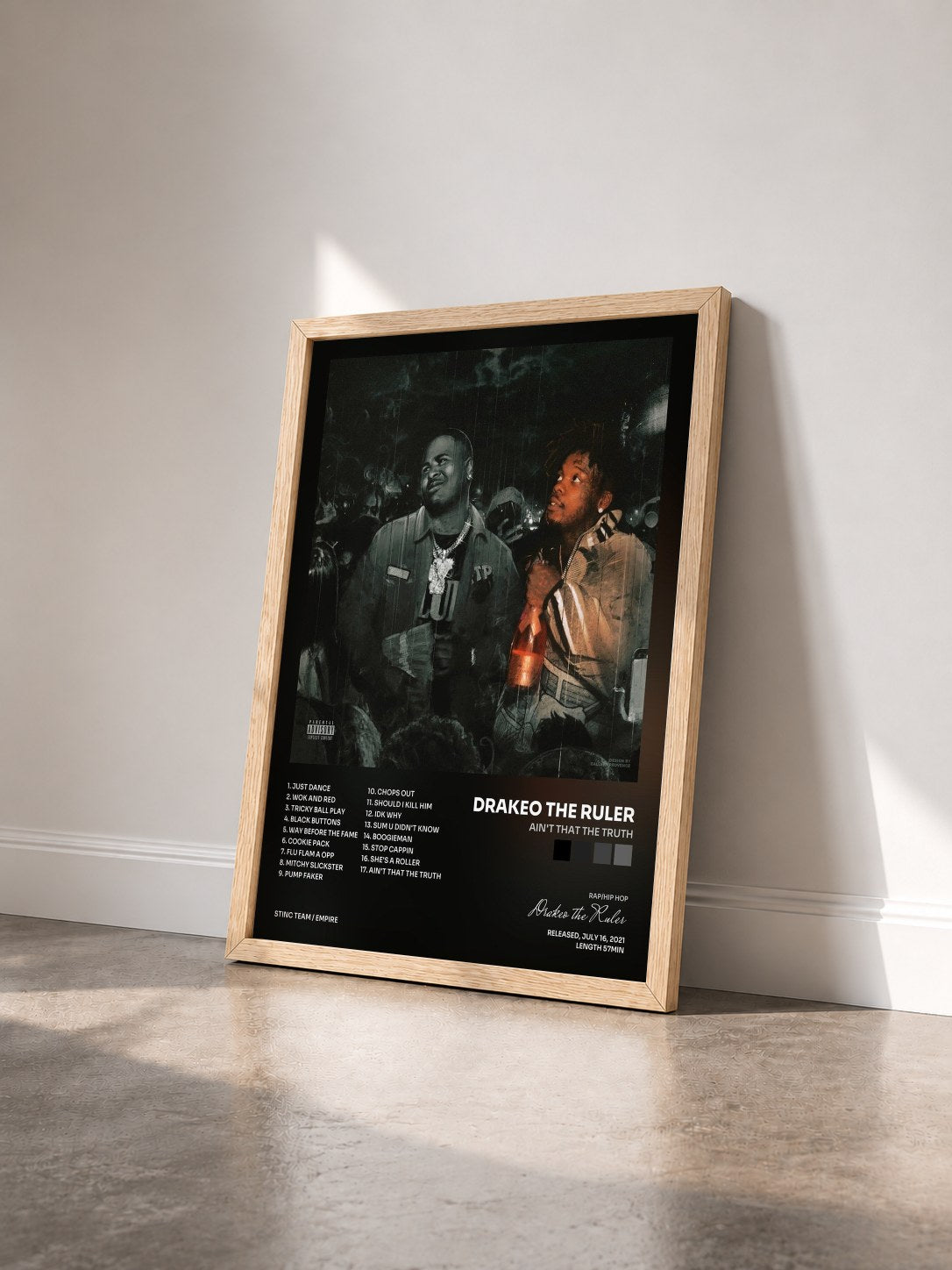 #bois Tableau de l'album Ain't That The Truth de Drakeo the Ruler vu de trois quarts, cadre en bois brut