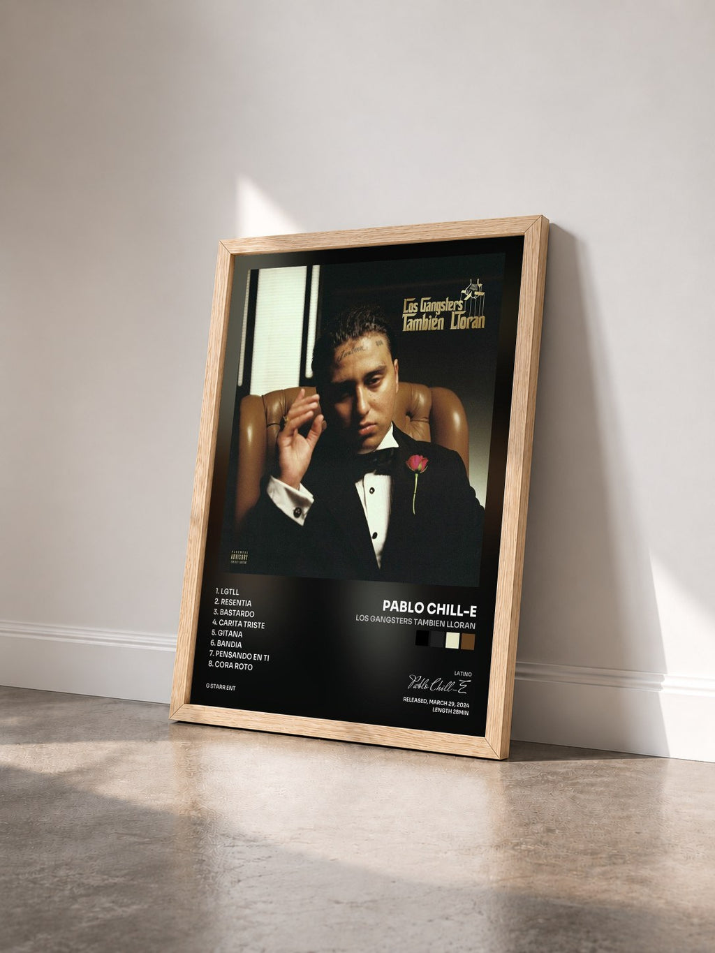 #bois Tableau de l'album Los Gangsters Tambien Lloran de Pablo Chill-E vu de trois quarts, cadre en bois brut