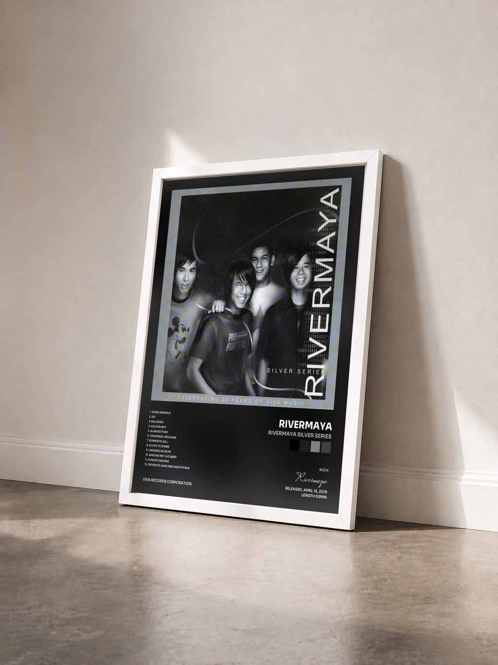 #blanc Tableau de l'album Rivermaya Silver Series de Rivermaya vu de trois quarts, cadre blanc