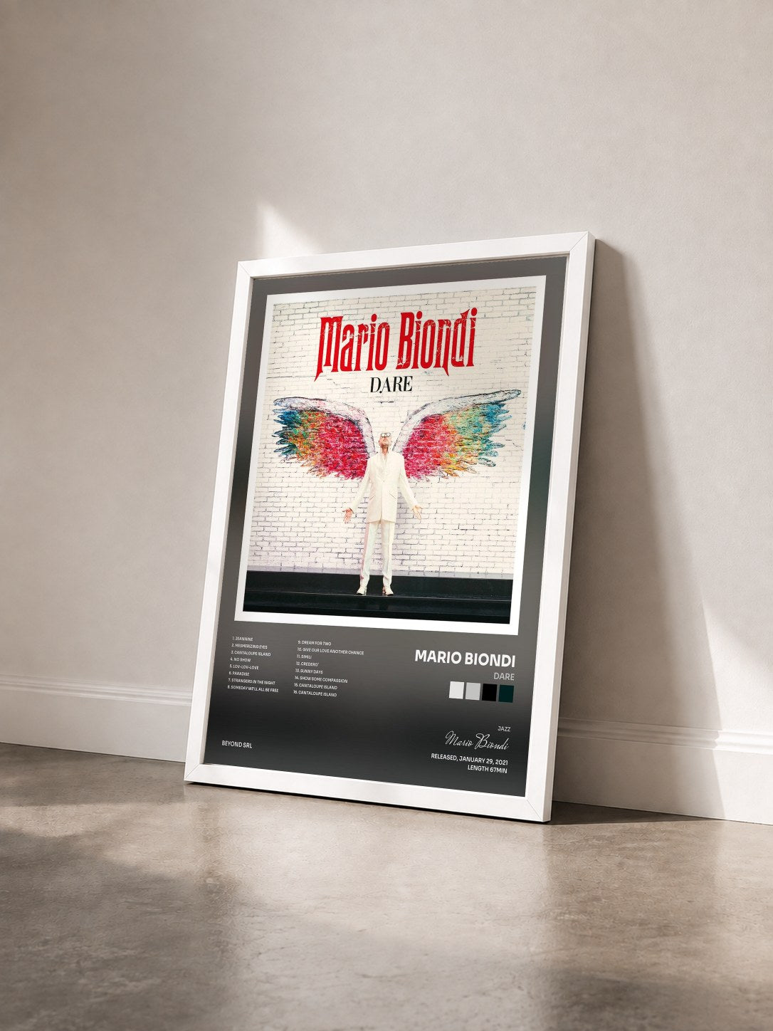 #blanc Tableau de l'album Dare de Mario Biondi vu de trois quarts, cadre blanc
