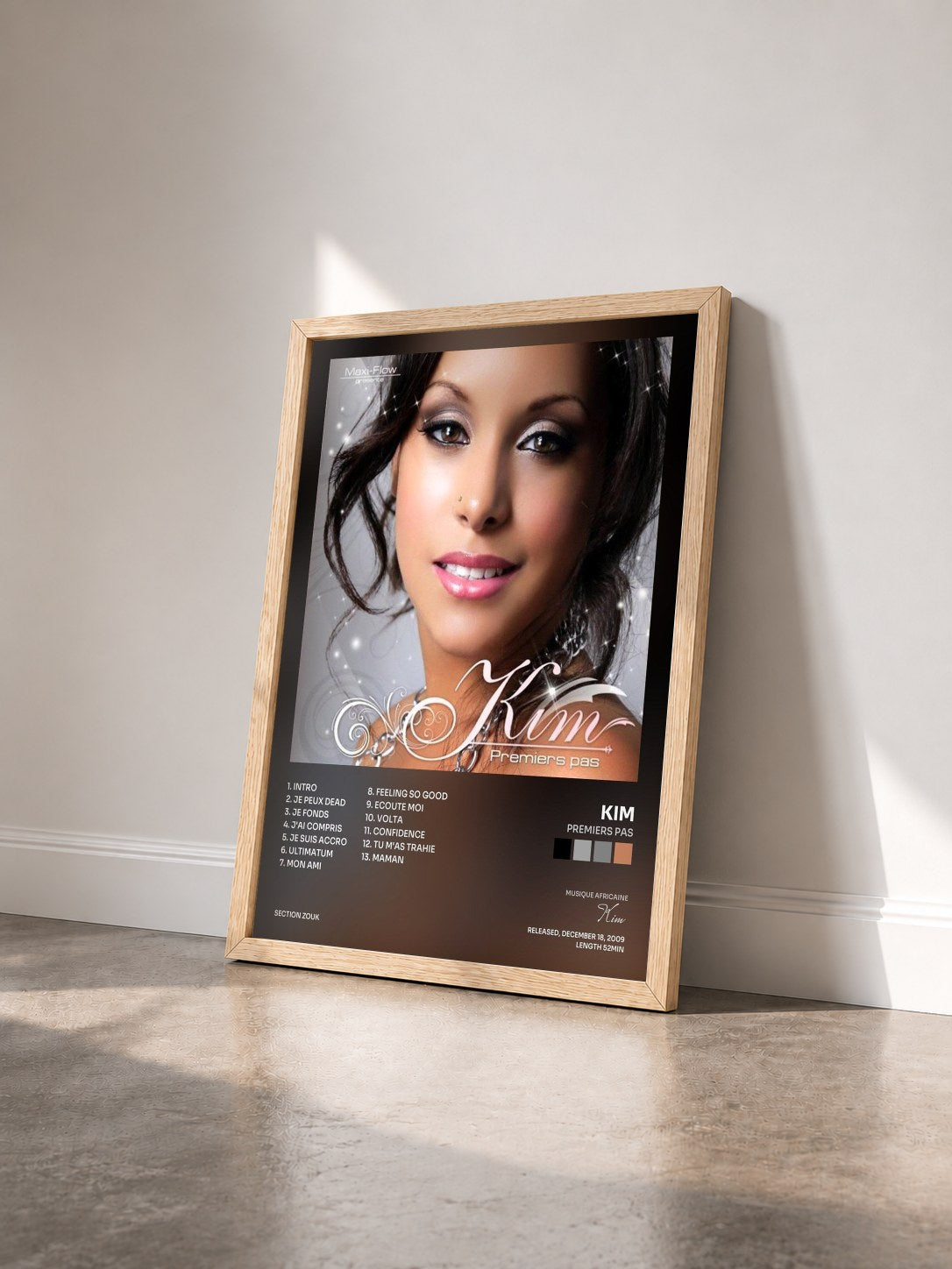 #bois Tableau de l'album Premiers pas de Kim vu de trois quarts, cadre en bois brut