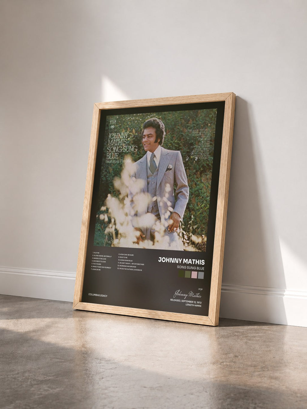 #bois Tableau de l'album Song Sung Blue de Johnny Mathis vu de trois quarts, cadre en bois brut