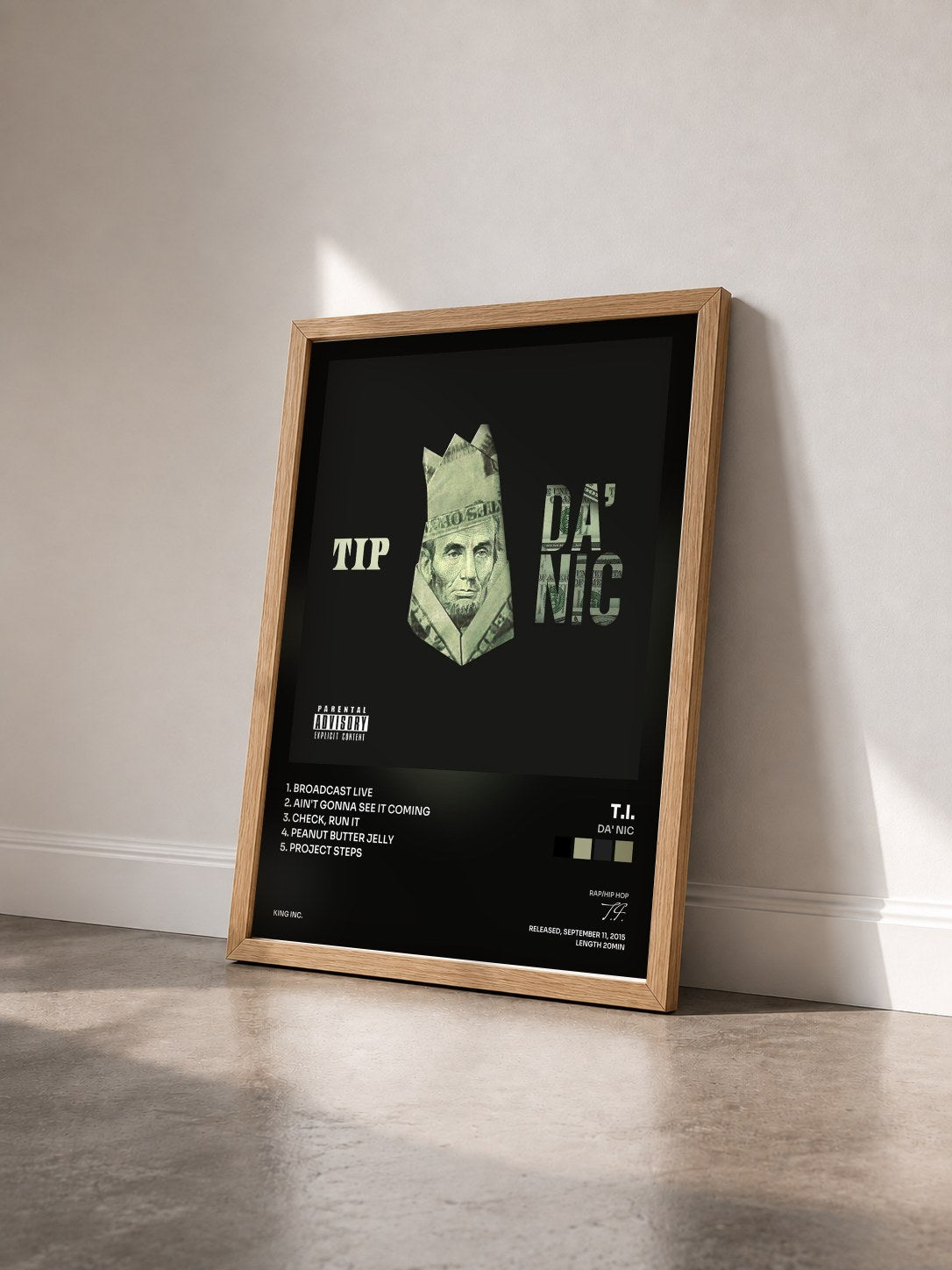 #bois Tableau de l'album Da' Nic de T.I. vu de trois quarts, cadre en bois brut