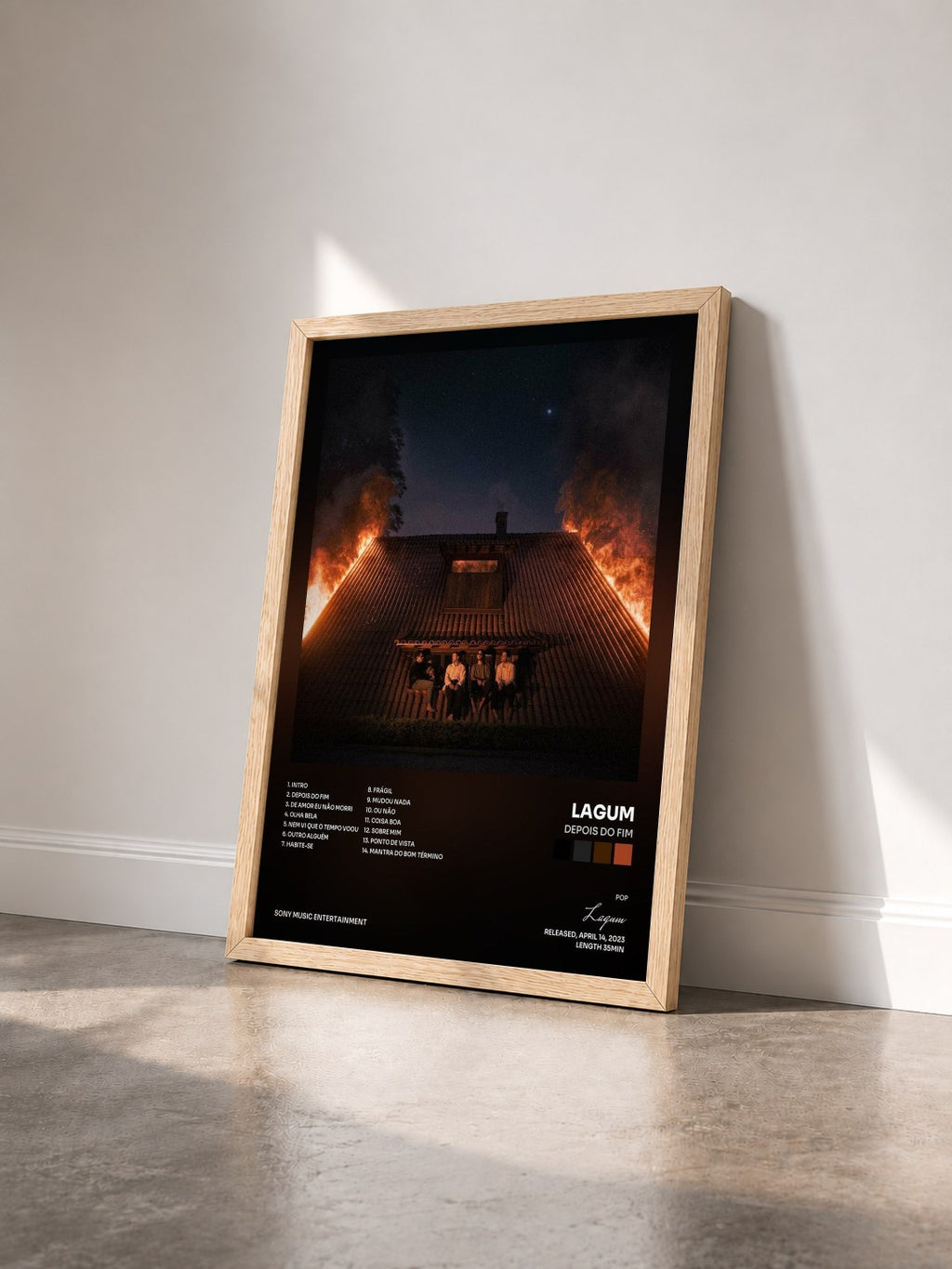 #bois Tableau de l'album Depois do Fim de Lagum vu de trois quarts, cadre en bois brut