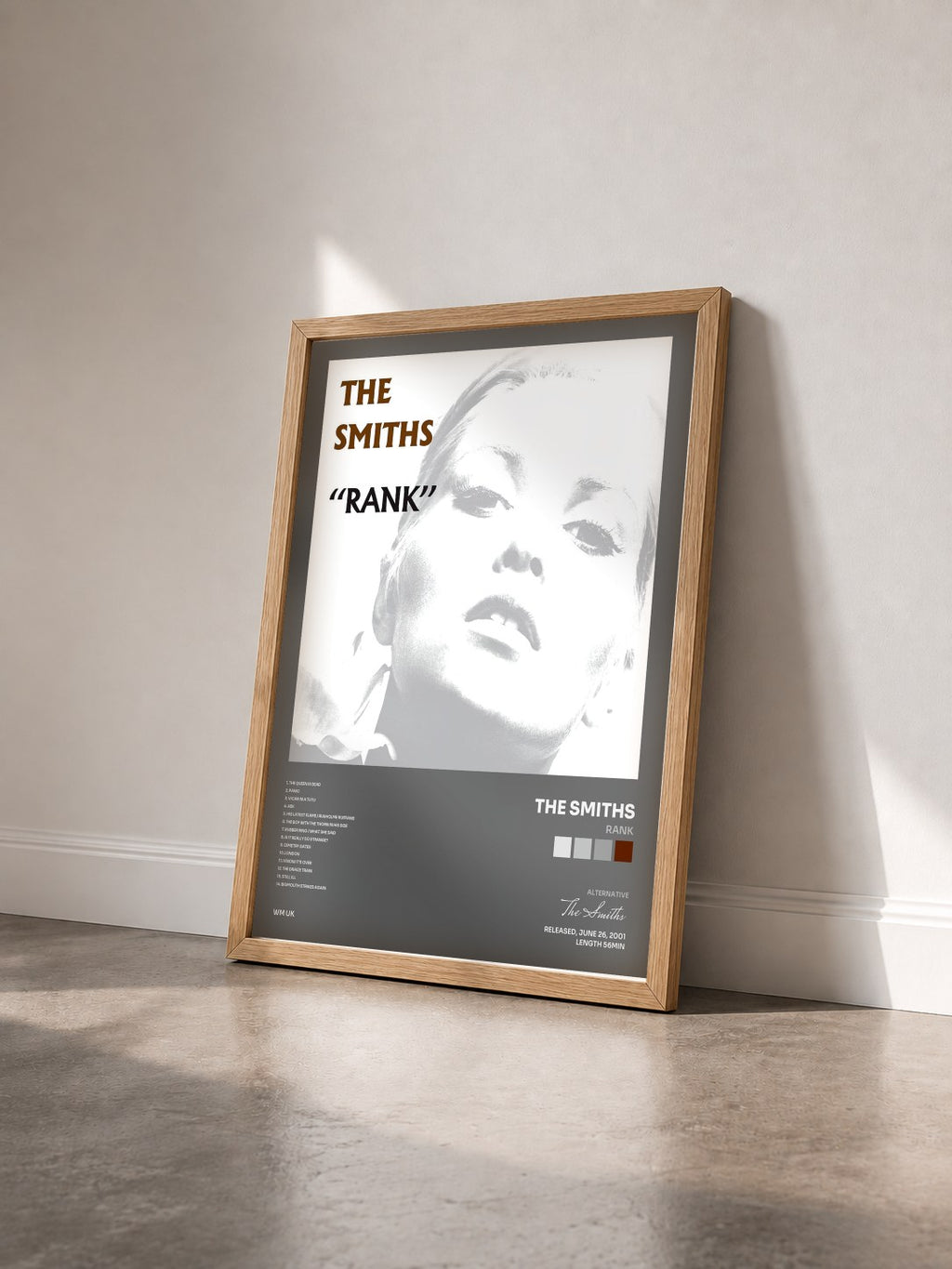 #bois Tableau de l'album Rank de The Smiths vu de trois quarts, cadre en bois brut