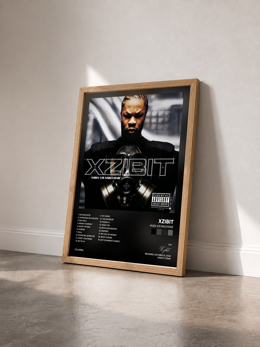 #bois Tableau de l'album Man VS Machine de Xzibit vu de trois quarts, cadre en bois brut