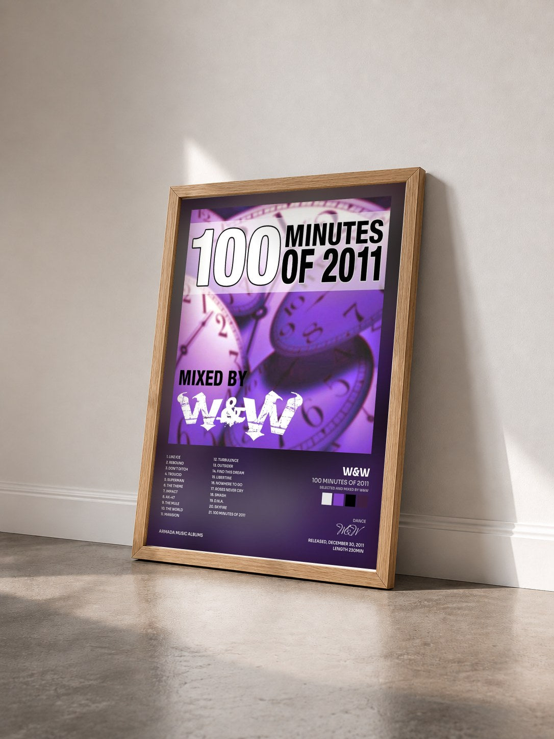 #bois Tableau de l'album 100 Minutes Of 2011 (Selected and mixed by W&W) de W&W vu de trois quarts, cadre en bois brut