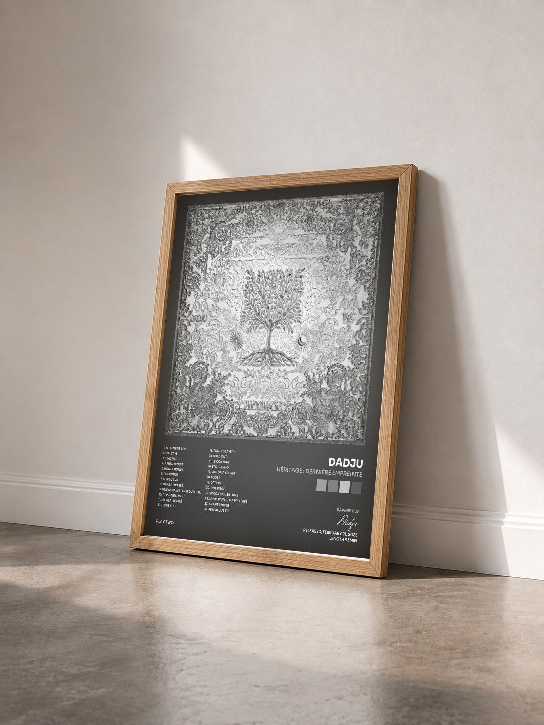 #bois Tableau de l'album HÉRITAGE : DERNIÈRE EMPREINTE de Dadju vu de trois quarts, cadre en bois brut