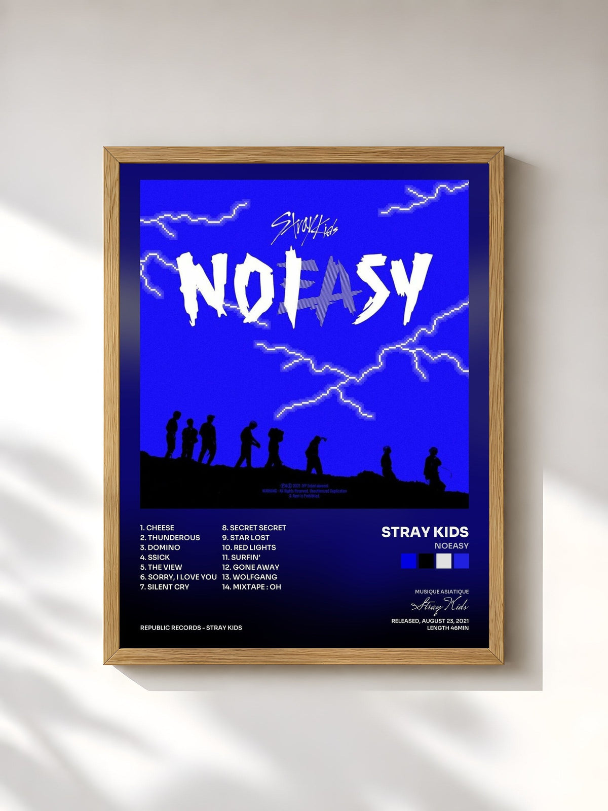 #bois Tableau de l'album NOEASY de Stray Kids, cadre en bois brut, imprimé et encadré en France
