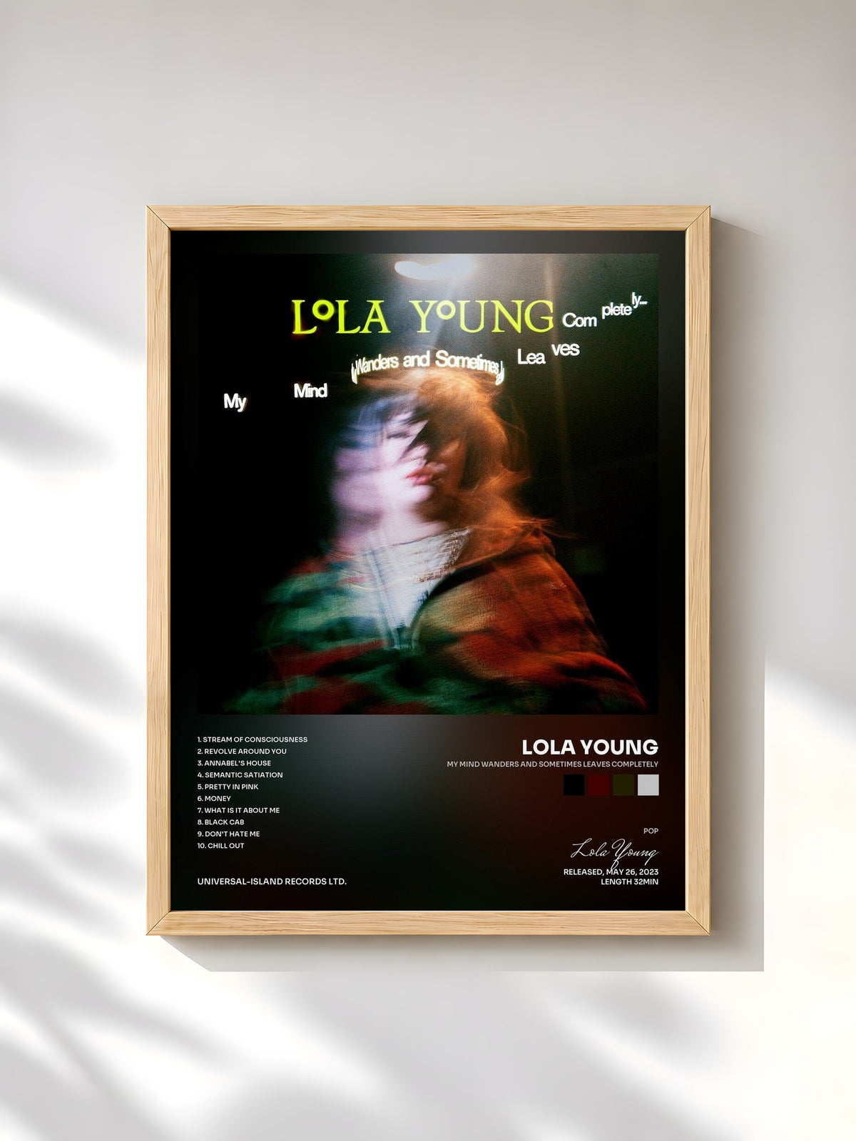 #bois Tableau de l'album My Mind Wanders and Sometimes Leaves Completely de Lola Young, cadre en bois brut, imprimé et encadré en France