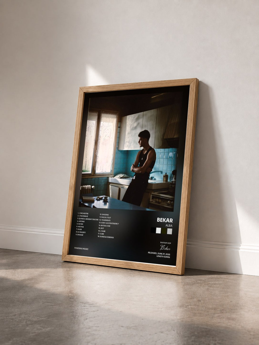 #bois Tableau de l'album Alba de Bekar vu de trois quarts, cadre en bois brut