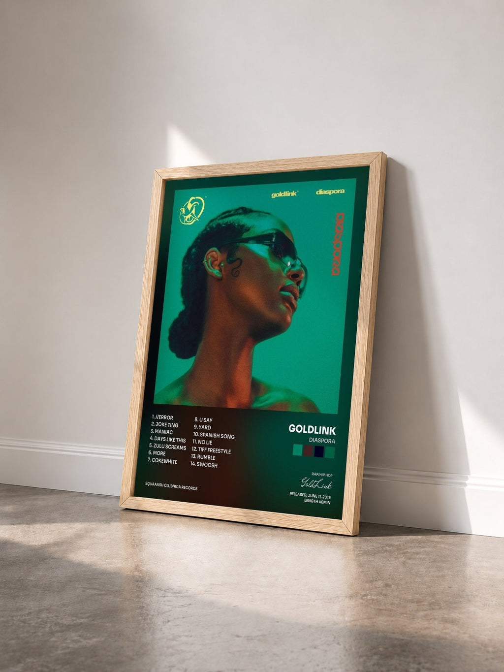 #bois Tableau de l'album Diaspora de GoldLink vu de trois quarts, cadre en bois brut