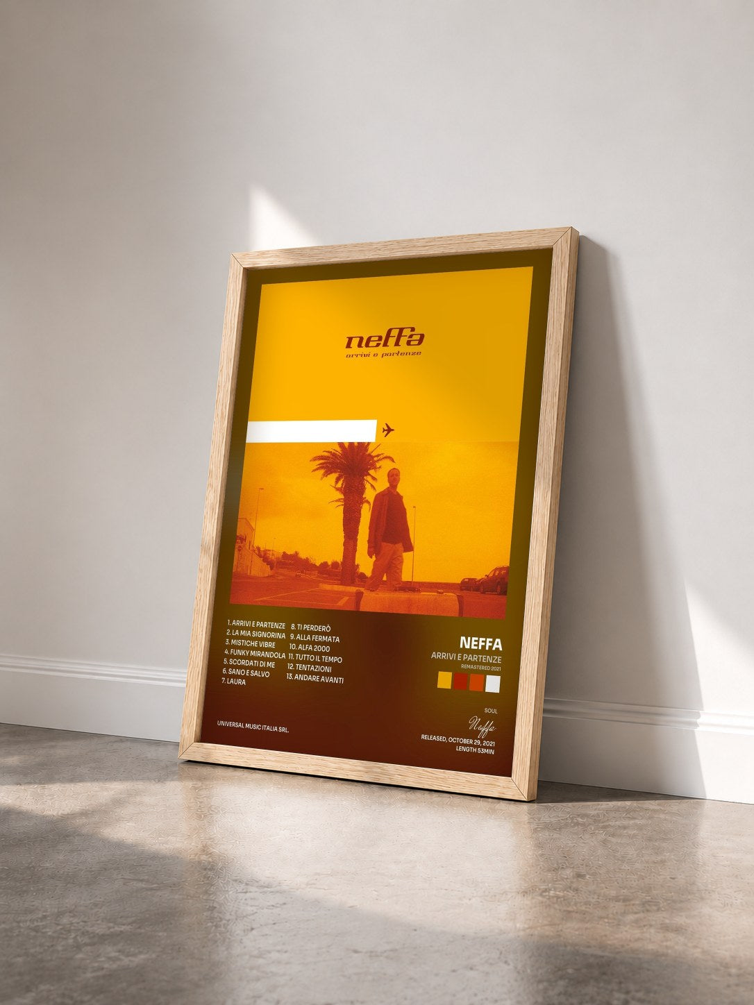 #bois Tableau de l'album Arrivi E Partenze (Remastered 2021) de Neffa vu de trois quarts, cadre en bois brut