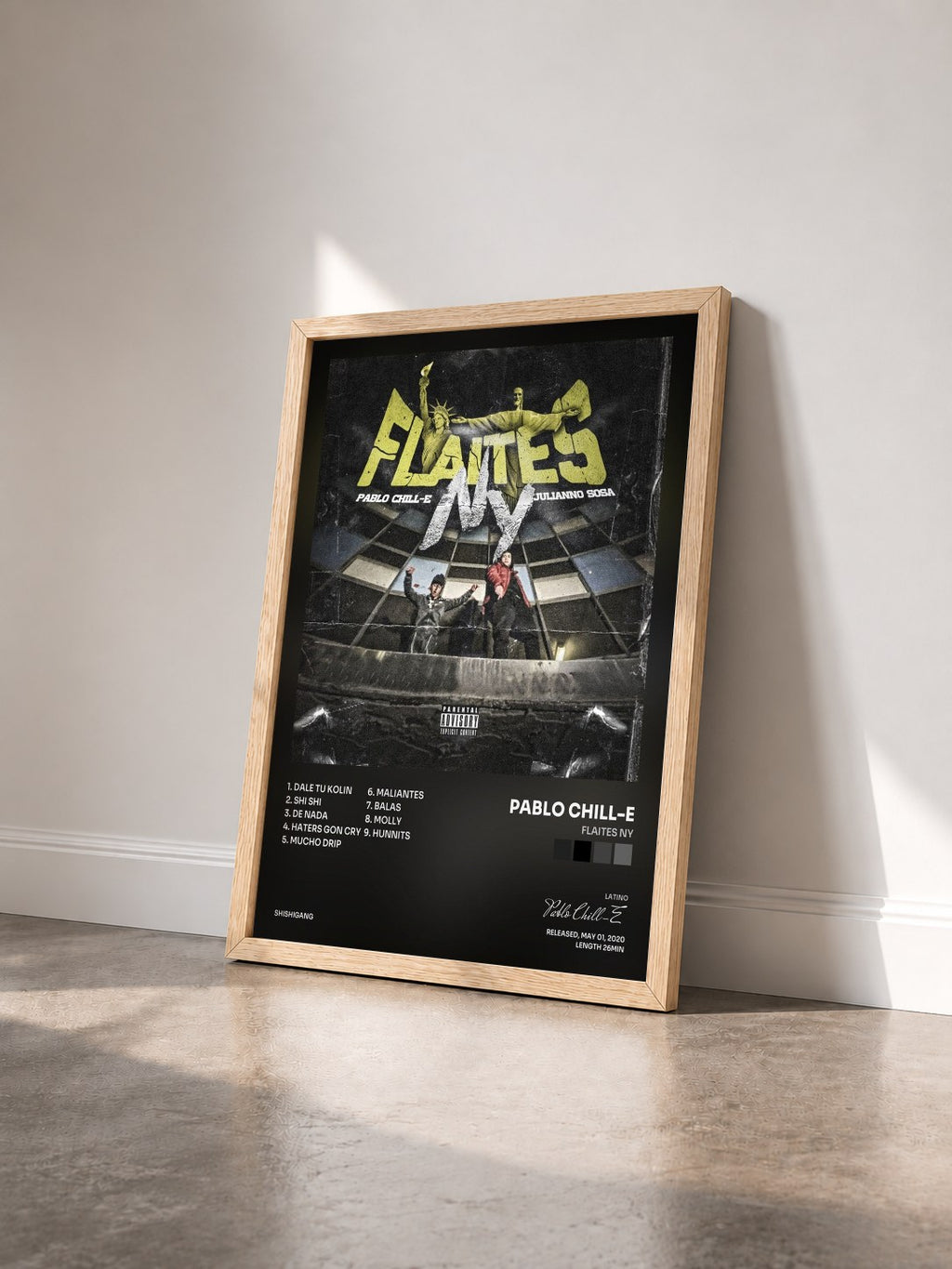 #bois Tableau de l'album Flaites NY de Pablo Chill-E vu de trois quarts, cadre en bois brut
