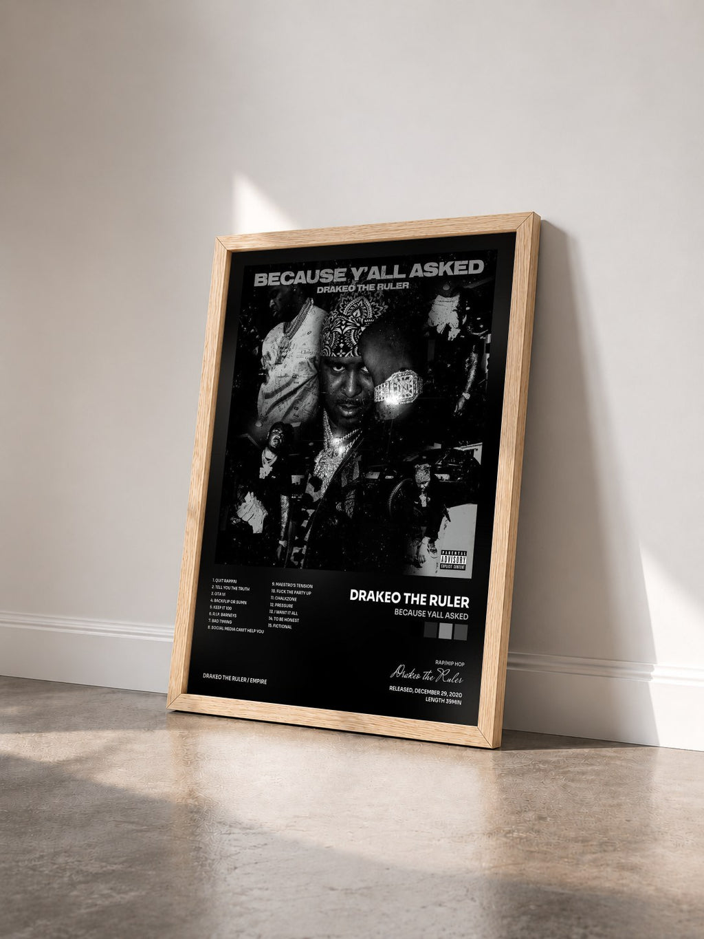 #bois Tableau de l'album Because Yall Asked de Drakeo the Ruler vu de trois quarts, cadre en bois brut