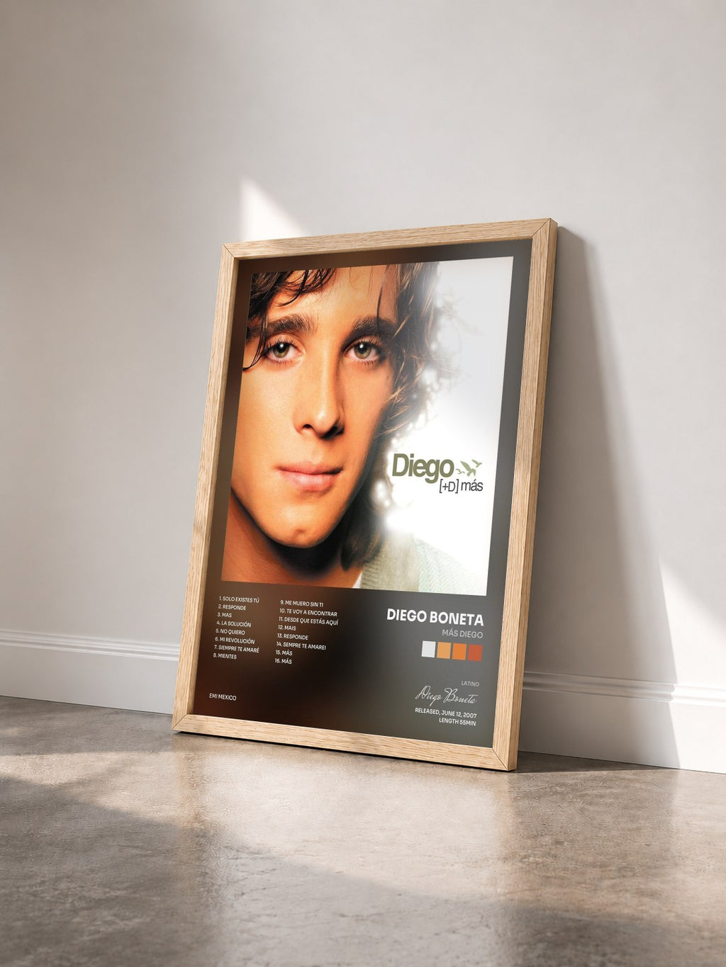 #bois Tableau de l'album Más Diego de Diego Boneta vu de trois quarts, cadre en bois brut
