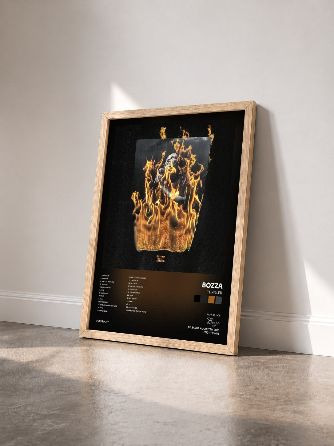 #bois Tableau de l'album Thriller de Bozza vu de trois quarts, cadre en bois brut