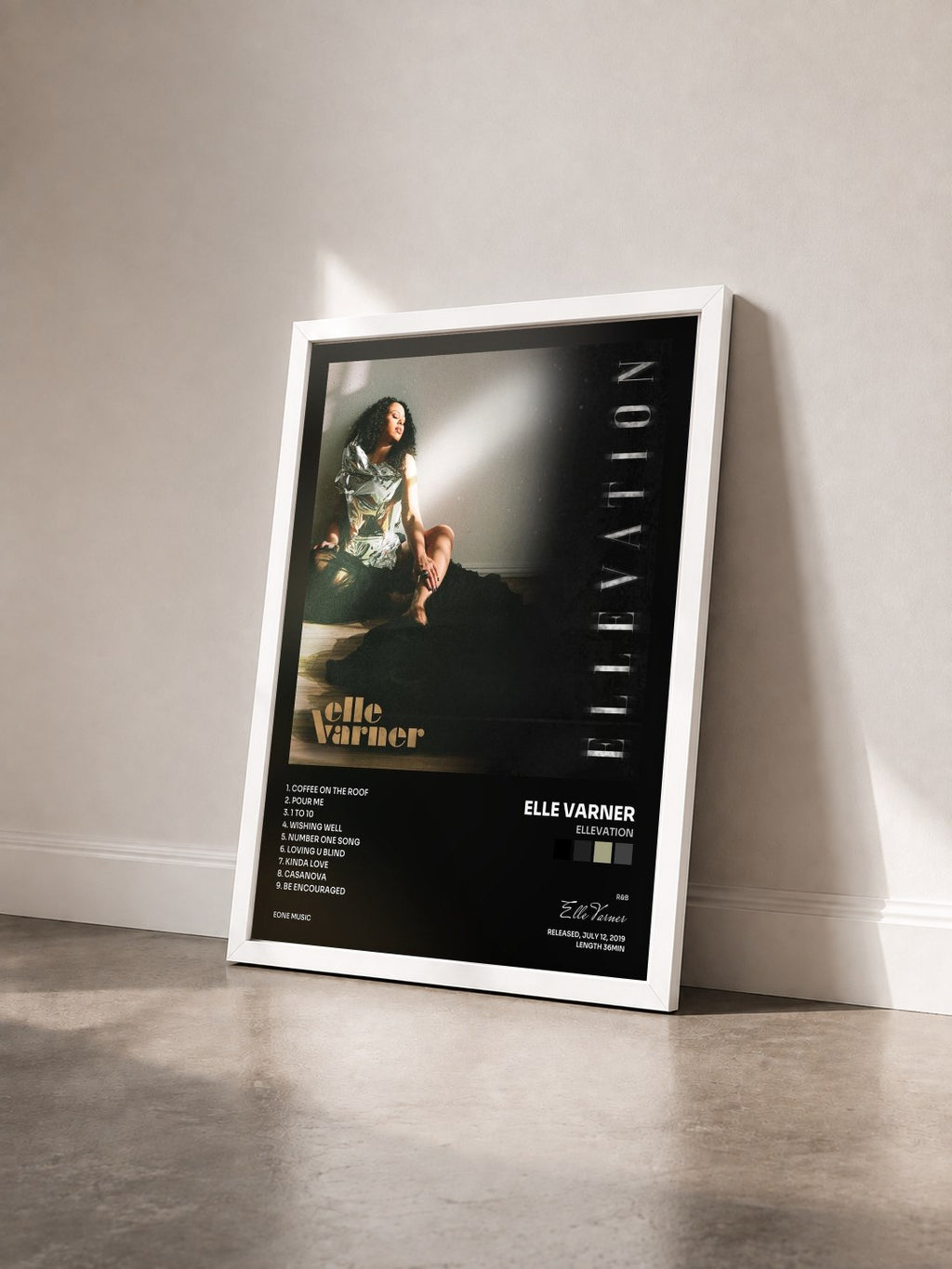 #blanc Tableau de l'album Ellevation de Elle Varner vu de trois quarts, cadre blanc