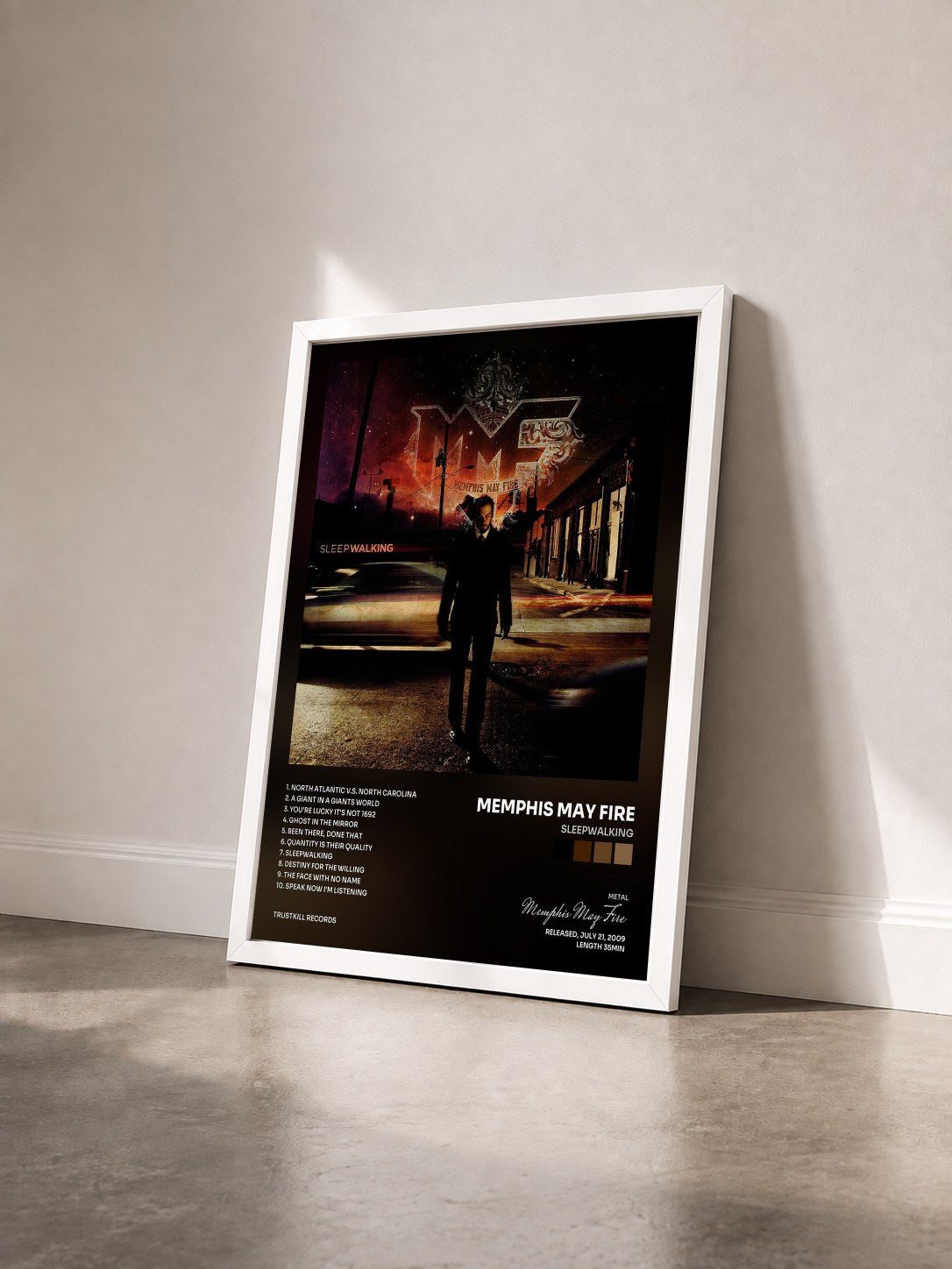 #blanc Tableau de l'album Sleepwalking de Memphis May Fire vu de trois quarts, cadre blanc