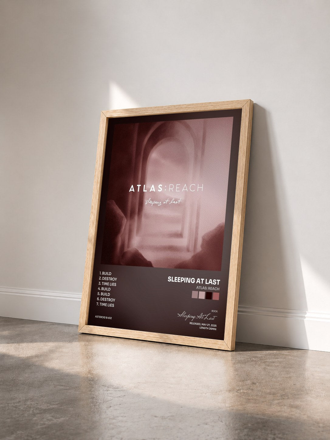 #bois Tableau de l'album Atlas: Reach de Sleeping At Last vu de trois quarts, cadre en bois brut