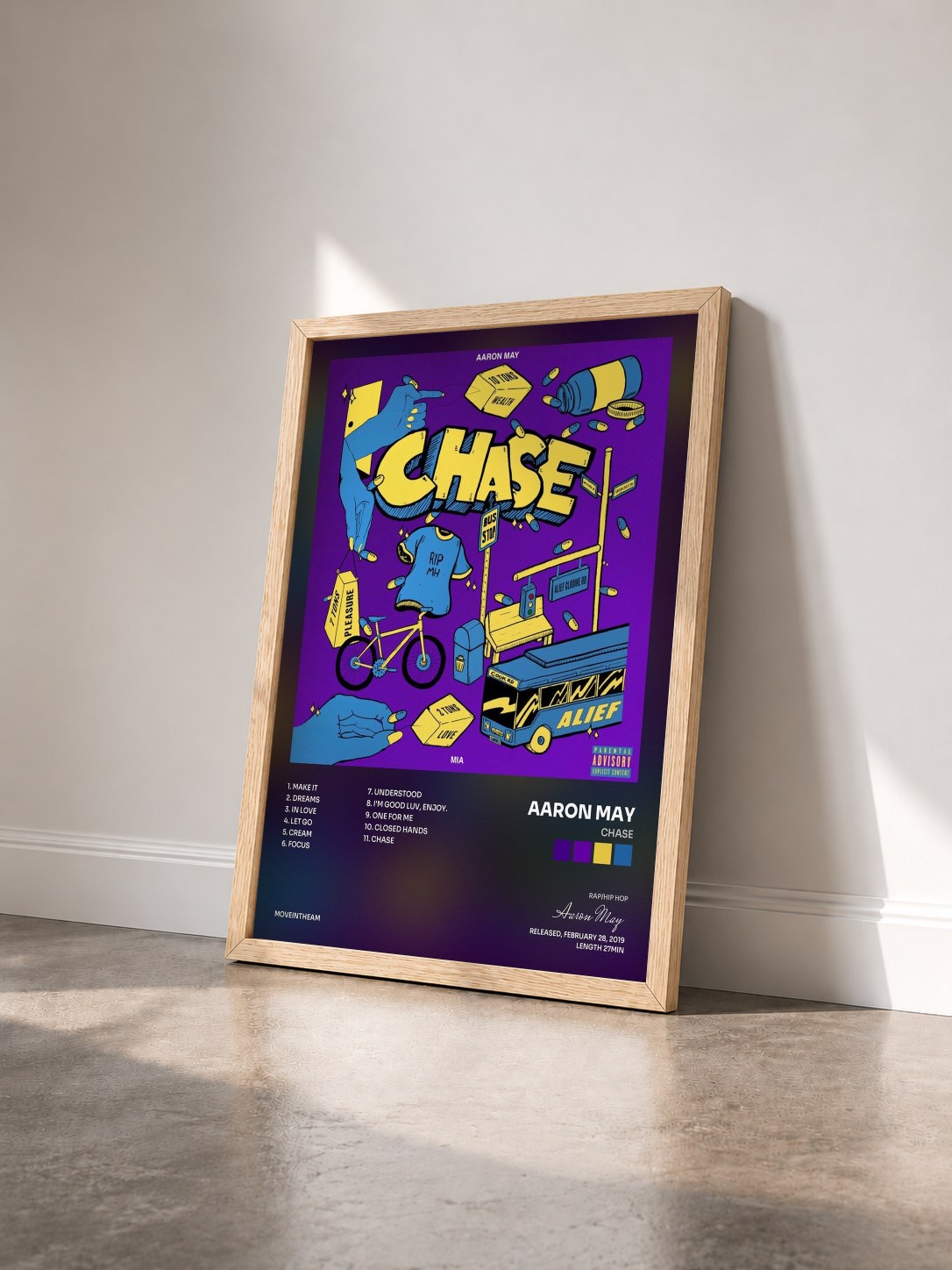 #bois Tableau de l'album CHASE de Aaron May vu de trois quarts, cadre en bois brut