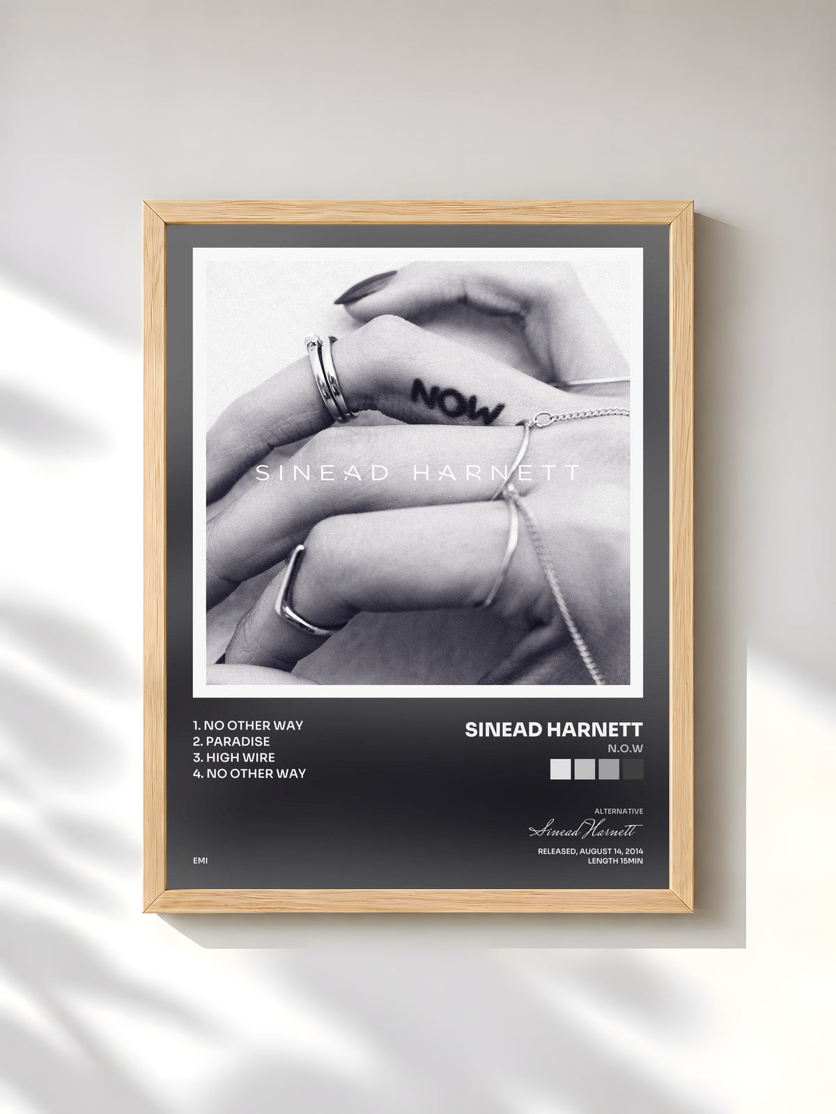#bois Tableau de l'album N.O.W de Sinead Harnett, cadre en bois brut, imprimé et encadré en France