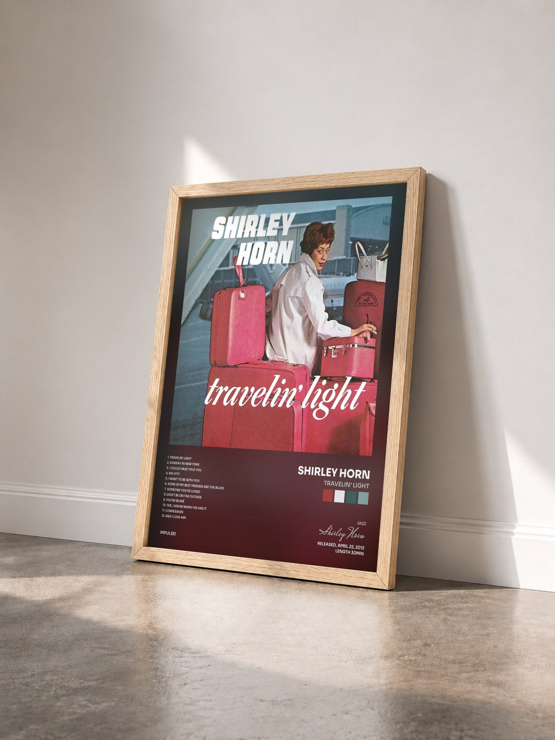 #bois Tableau de l'album Travelin' Light de Shirley Horn vu de trois quarts, cadre en bois brut