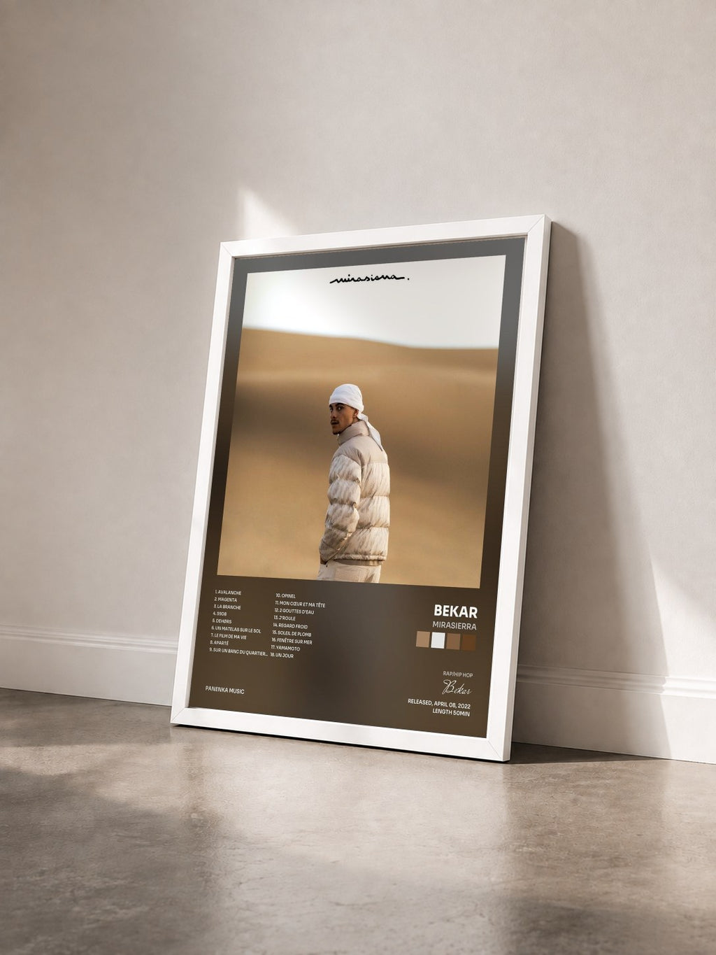 #blanc Tableau de l'album Mirasierra de Bekar vu de trois quarts, cadre blanc