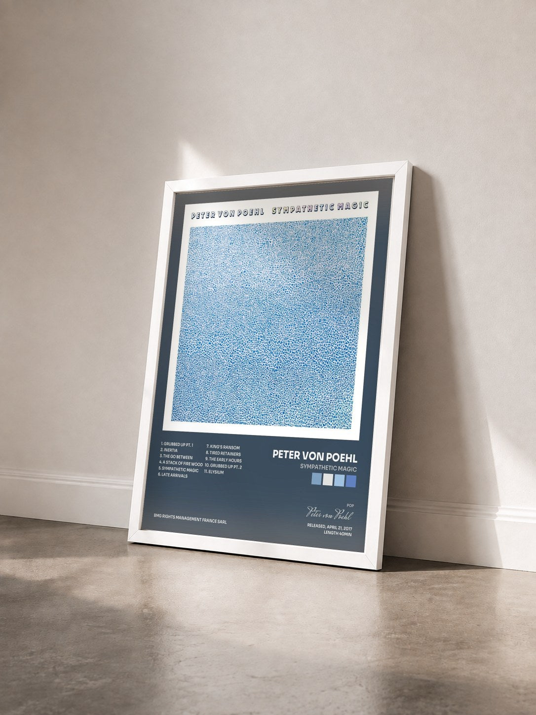 #blanc Tableau de l'album Sympathetic Magic de Peter von Poehl vu de trois quarts, cadre blanc
