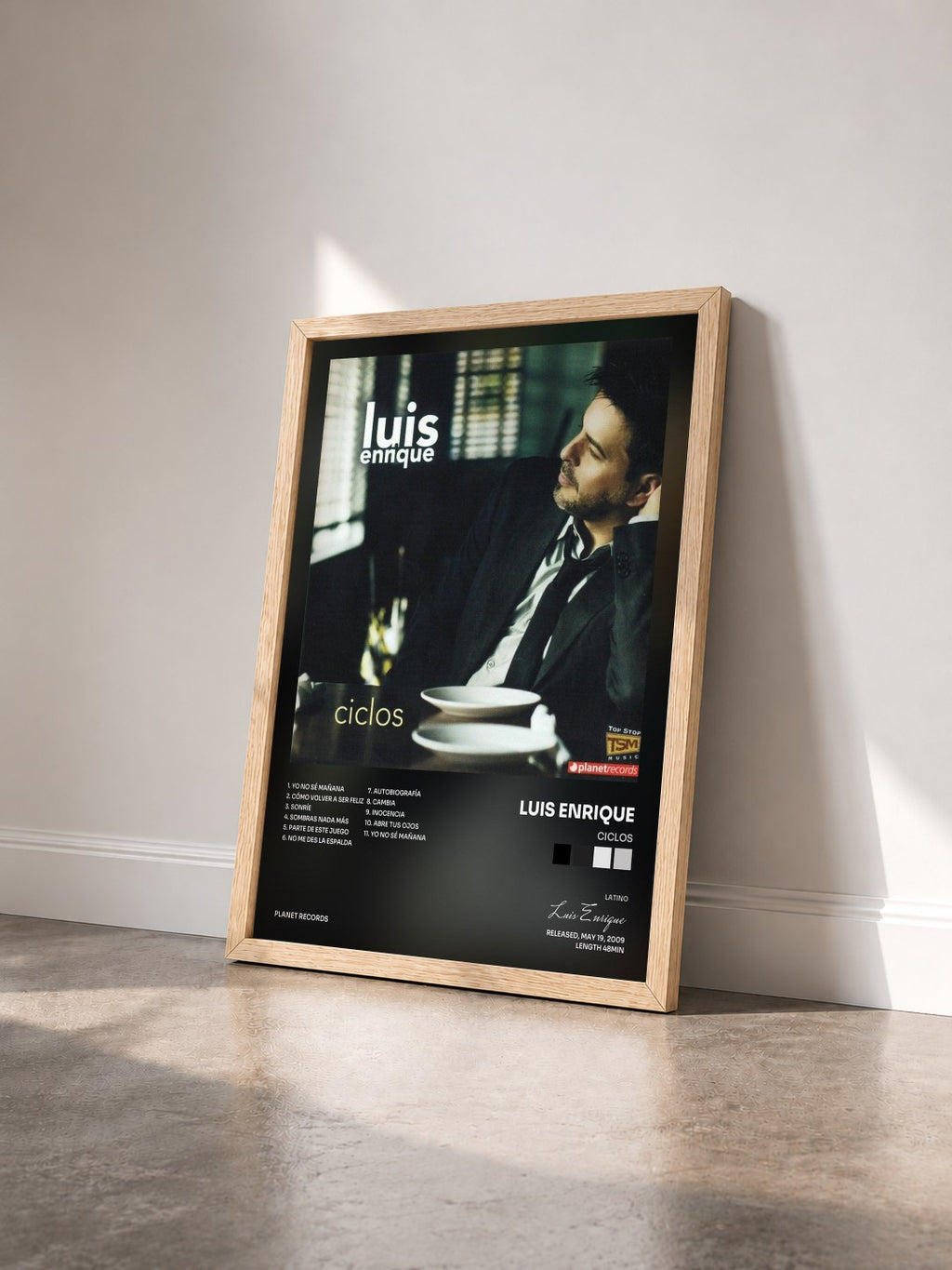 #bois Tableau de l'album Ciclos de Luis Enrique vu de trois quarts, cadre en bois brut