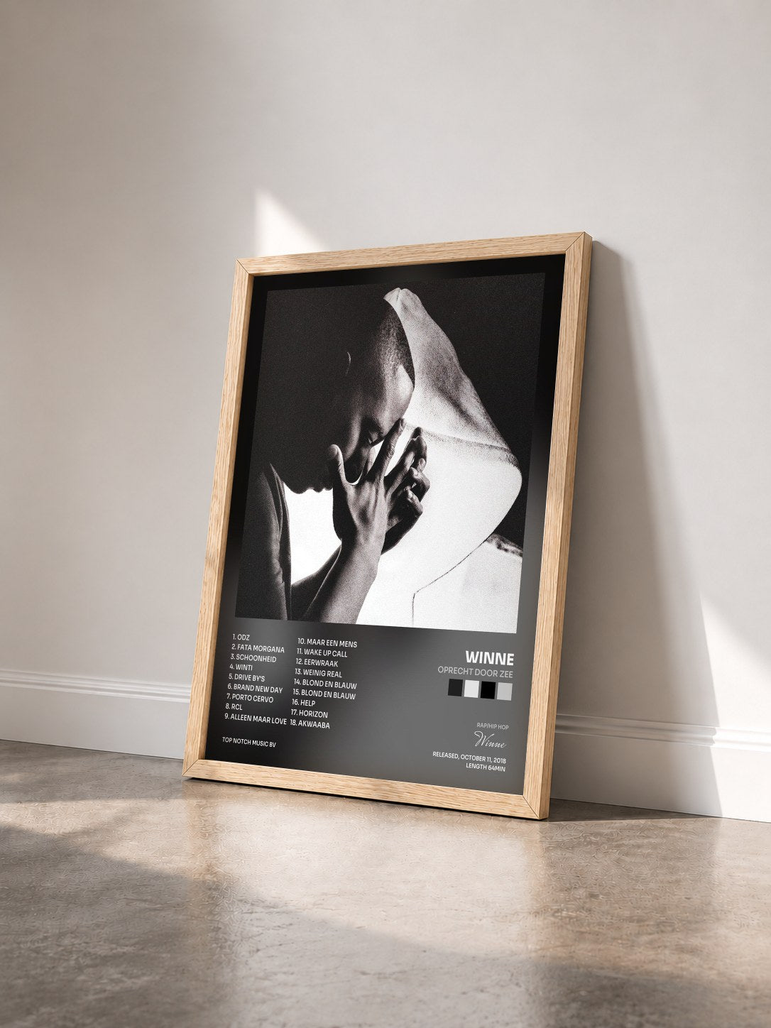 #bois Tableau de l'album Oprecht Door Zee de Winne vu de trois quarts, cadre en bois brut