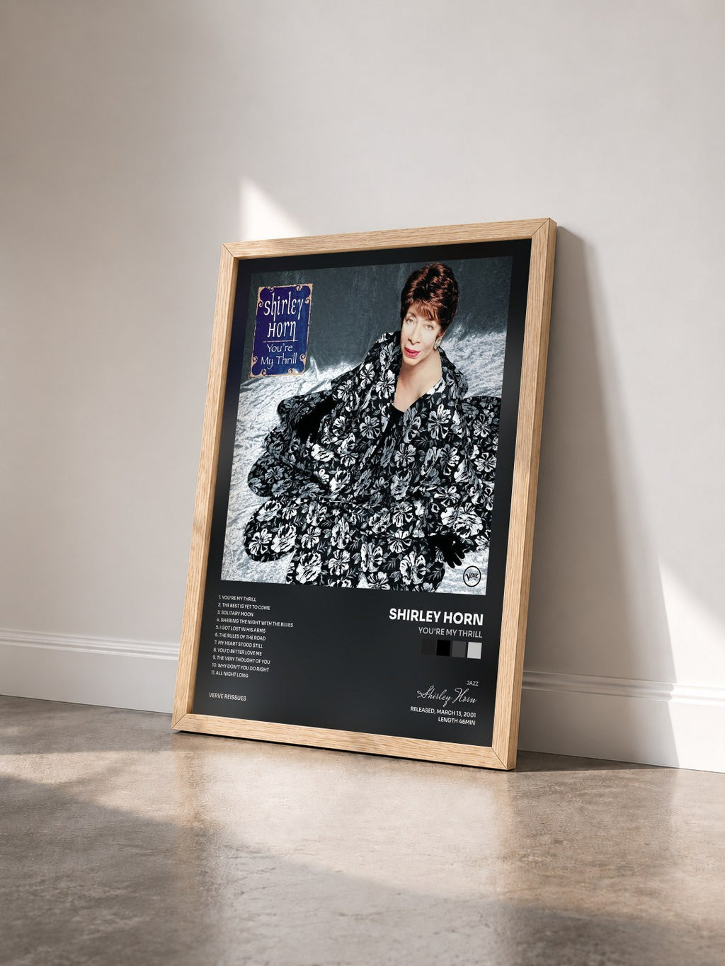 #bois Tableau de l'album You're My Thrill de Shirley Horn vu de trois quarts, cadre en bois brut