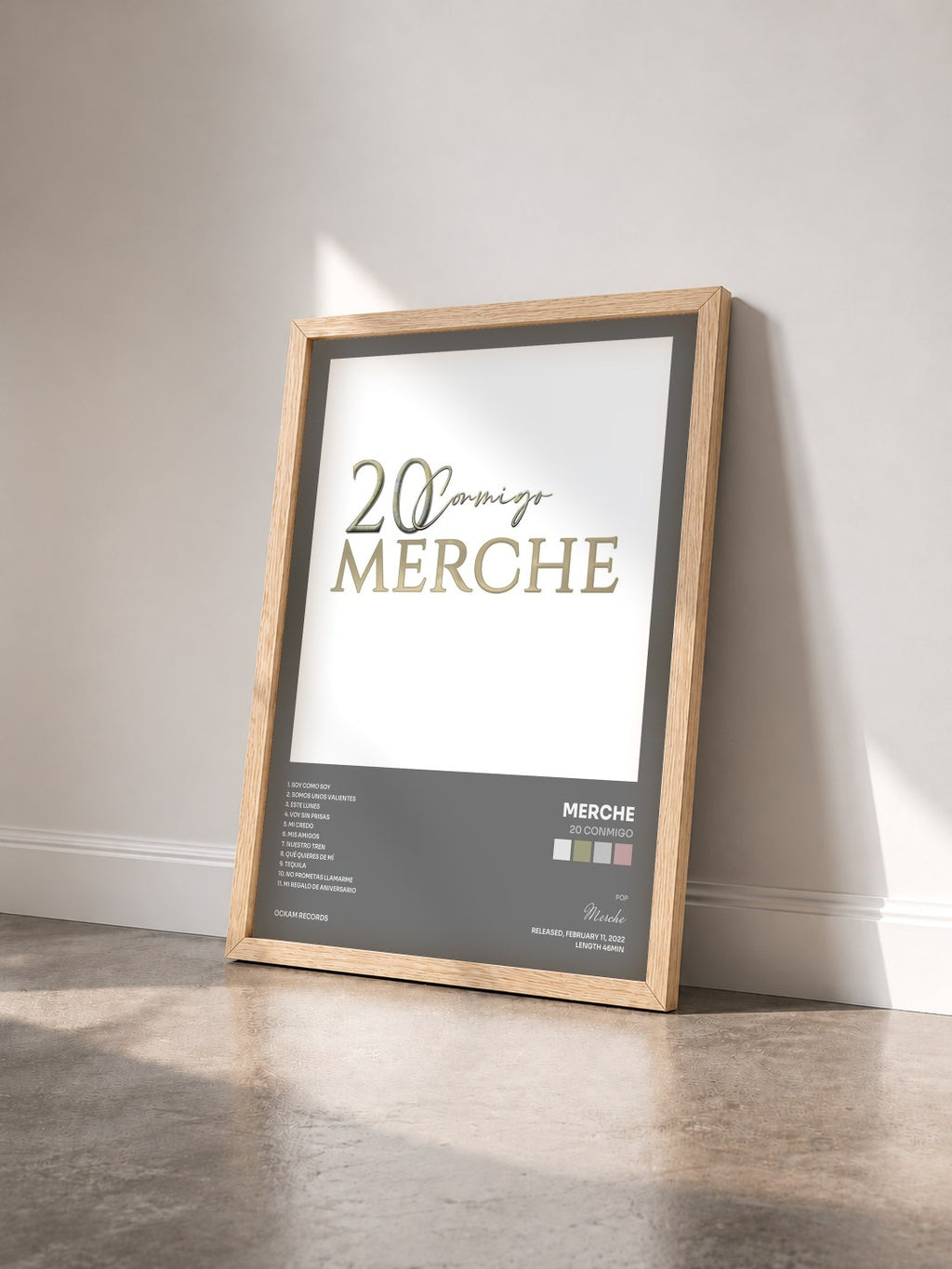 #bois Tableau de l'album 20 Conmigo de Merche vu de trois quarts, cadre en bois brut
