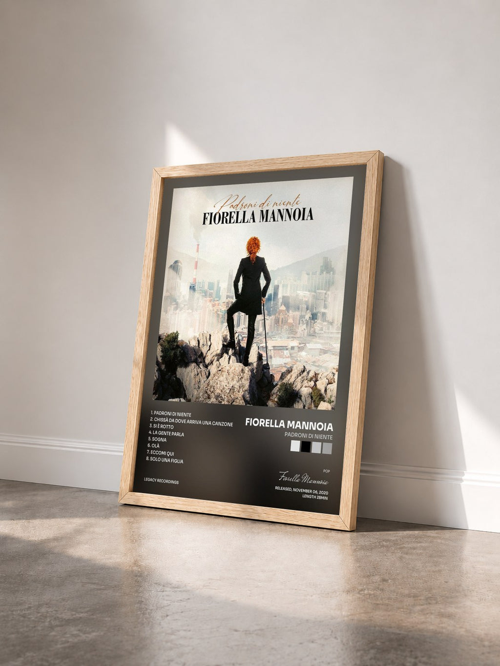 #bois Tableau de l'album Padroni di niente de Fiorella Mannoia vu de trois quarts, cadre en bois brut