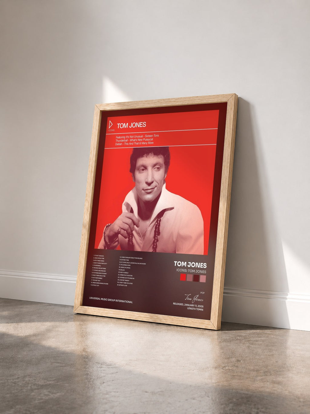 #bois Tableau de l'album Icons: Tom Jones de Tom Jones vu de trois quarts, cadre en bois brut