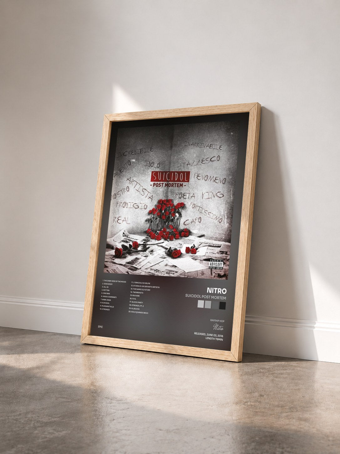 #bois Tableau de l'album Suicidol Post Mortem de Nitro vu de trois quarts, cadre en bois brut