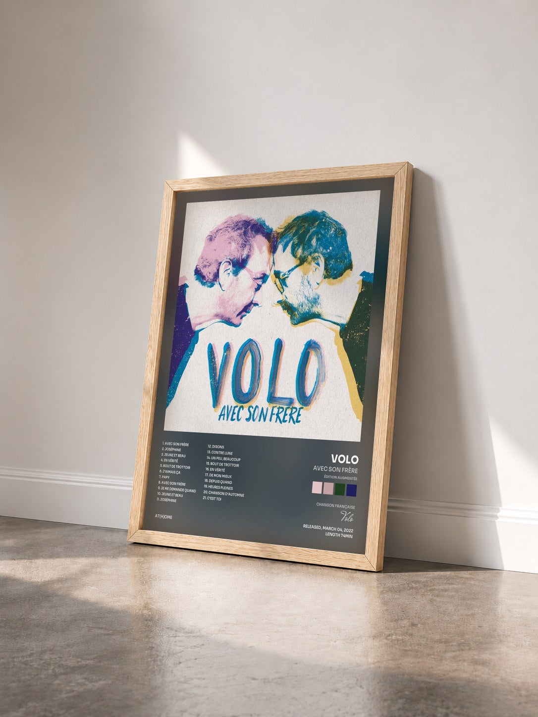 #bois Tableau de l'album Avec son frère (Édition augmentée) de Volo vu de trois quarts, cadre en bois brut