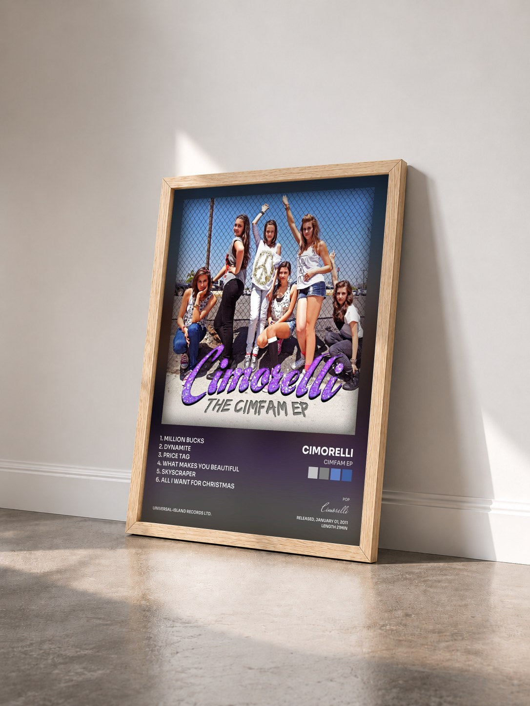#bois Tableau de l'album CimFam EP de Cimorelli vu de trois quarts, cadre en bois brut