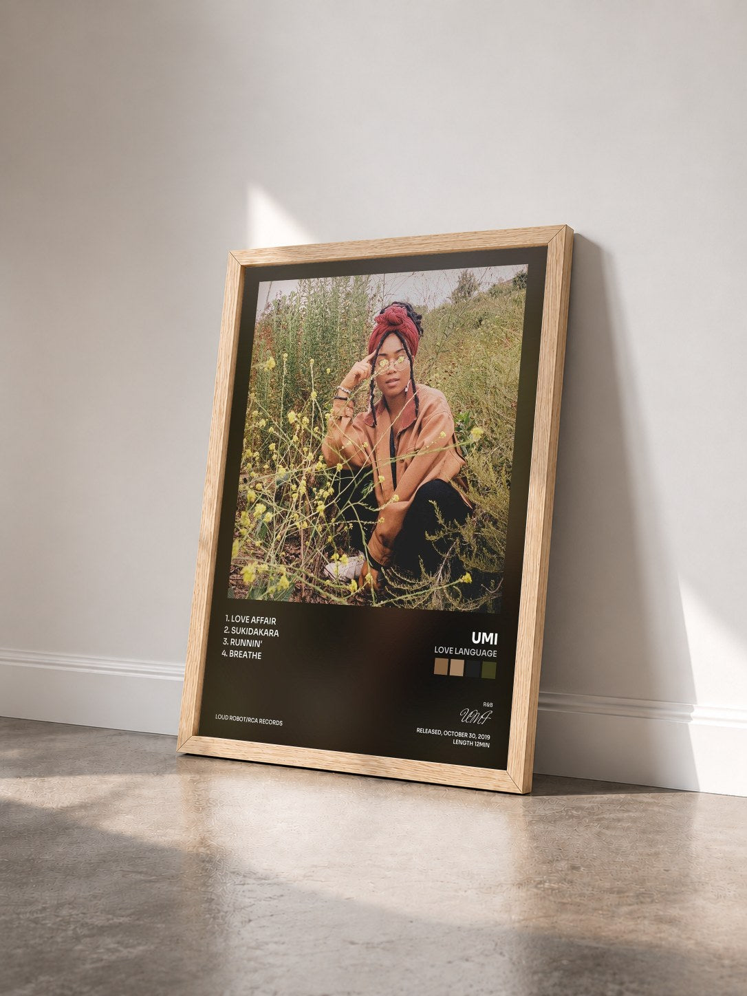 #bois Tableau de l'album Love Language de UMI vu de trois quarts, cadre en bois brut