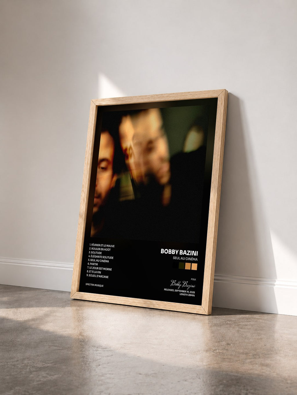 #bois Tableau de l'album Seul au cinéma de Bobby Bazini vu de trois quarts, cadre en bois brut