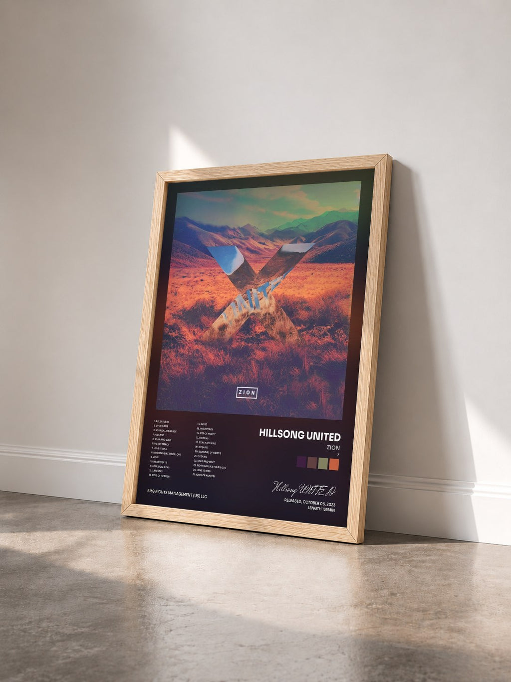 #bois Tableau de l'album Zion (X) de Hillsong UNITED vu de trois quarts, cadre en bois brut