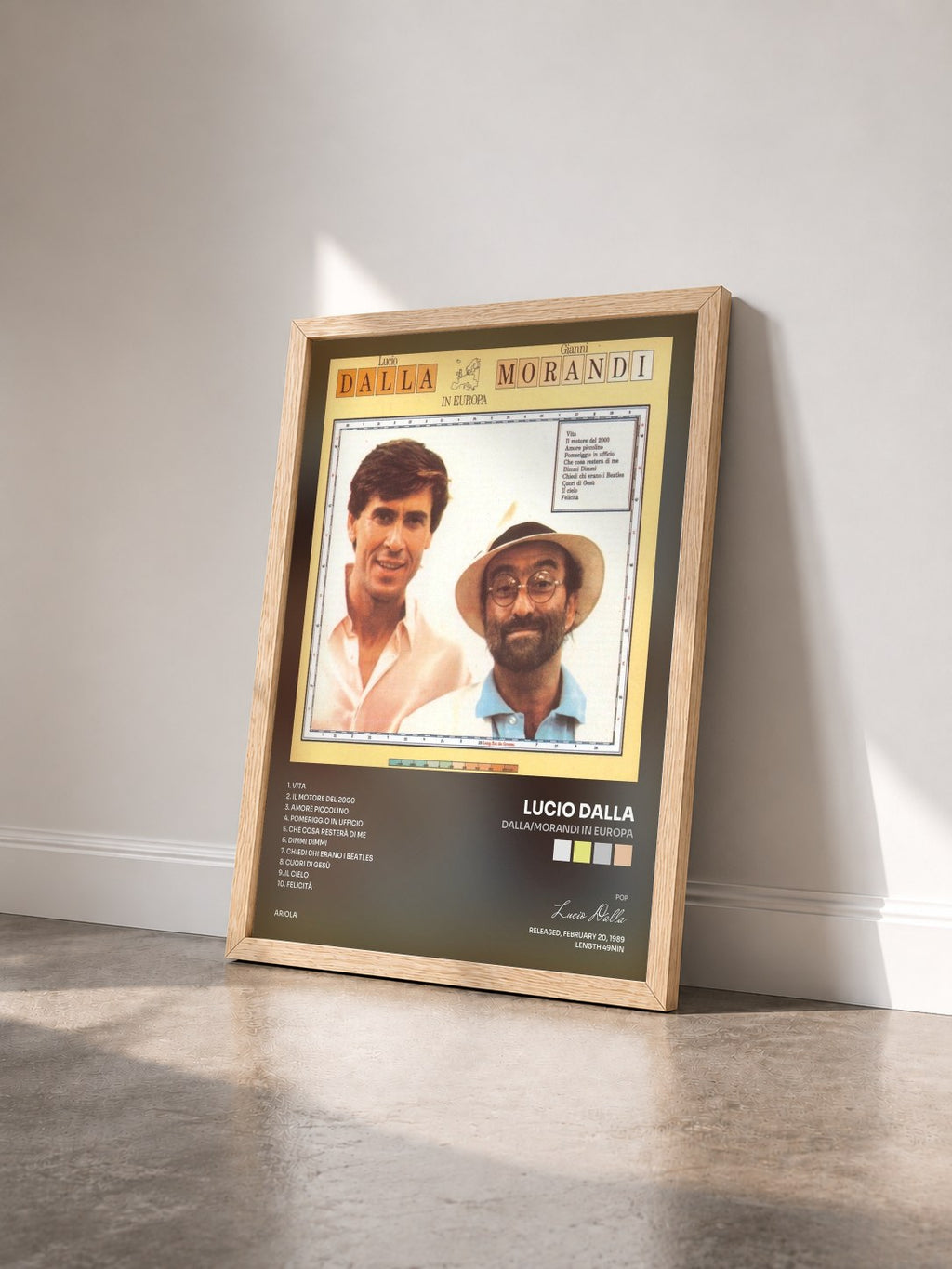 #bois Tableau de l'album Dalla/Morandi In Europa de Lucio Dalla vu de trois quarts, cadre en bois brut