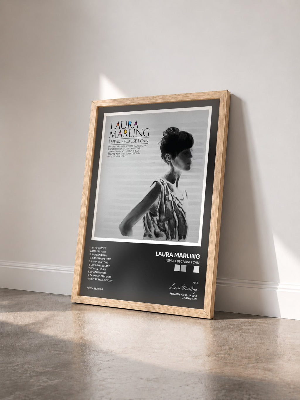 #bois Tableau de l'album I Speak Because I Can de Laura Marling vu de trois quarts, cadre en bois brut